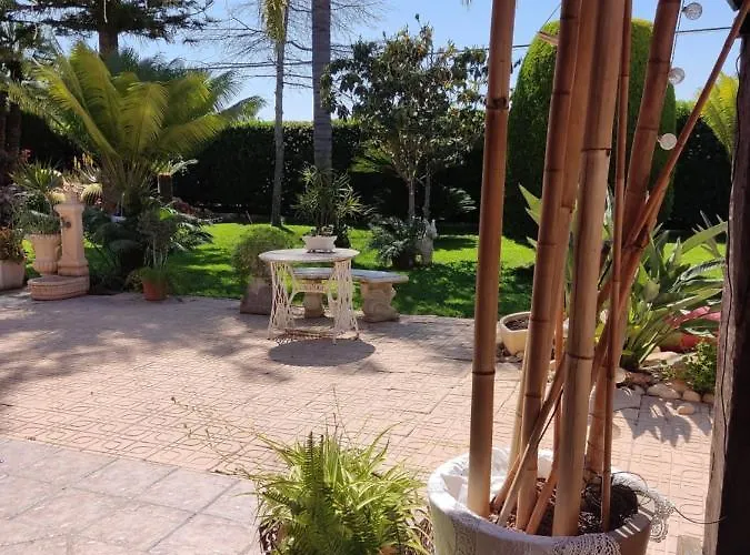 Santos Villa *