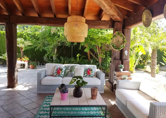 Santos Villa